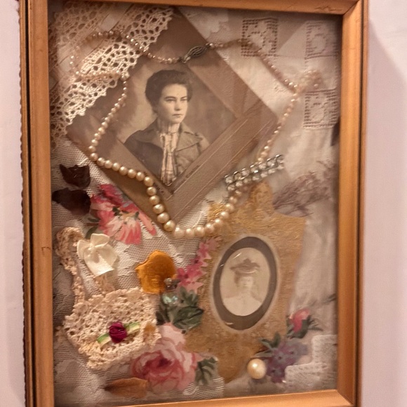 Vintage Collage wall hanging - Picture 1 of 8